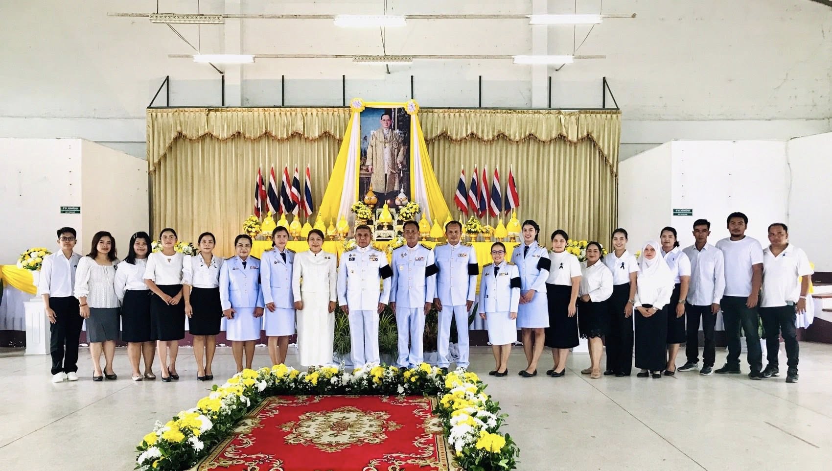 ร่วมพิธีวางพานพุ่มดอกไม้ถวายบังคม เนื่องในวันคล้ายวันพระราชสมภพ พระบาทสมเด็จ พระบรมชนกาธิเบศร มหาภูมิพลอดุลยเดชมหาราช บรมนาถบพิตร วันชาติ และวันพ่อแห่งชาติ 5 ธันวาคม 2568