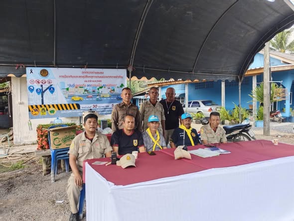 ศูนย์ปฏิบัติการบนท้องถนนเทศบาลตำบลคลองใหญ่ ร่วมกับสถานีตำรวจภูธรตะโหมด อยู่เวรประจำจุดตรวจด่านชุมชน การป้องกันและลดอุบัติเหตุทางถนนช่วงเทศกาลปีใหม่ ประจำปี 2569 เพื่อลดอุบัติเหตุบนท้องถนนช่วง 7 วันอันตราย